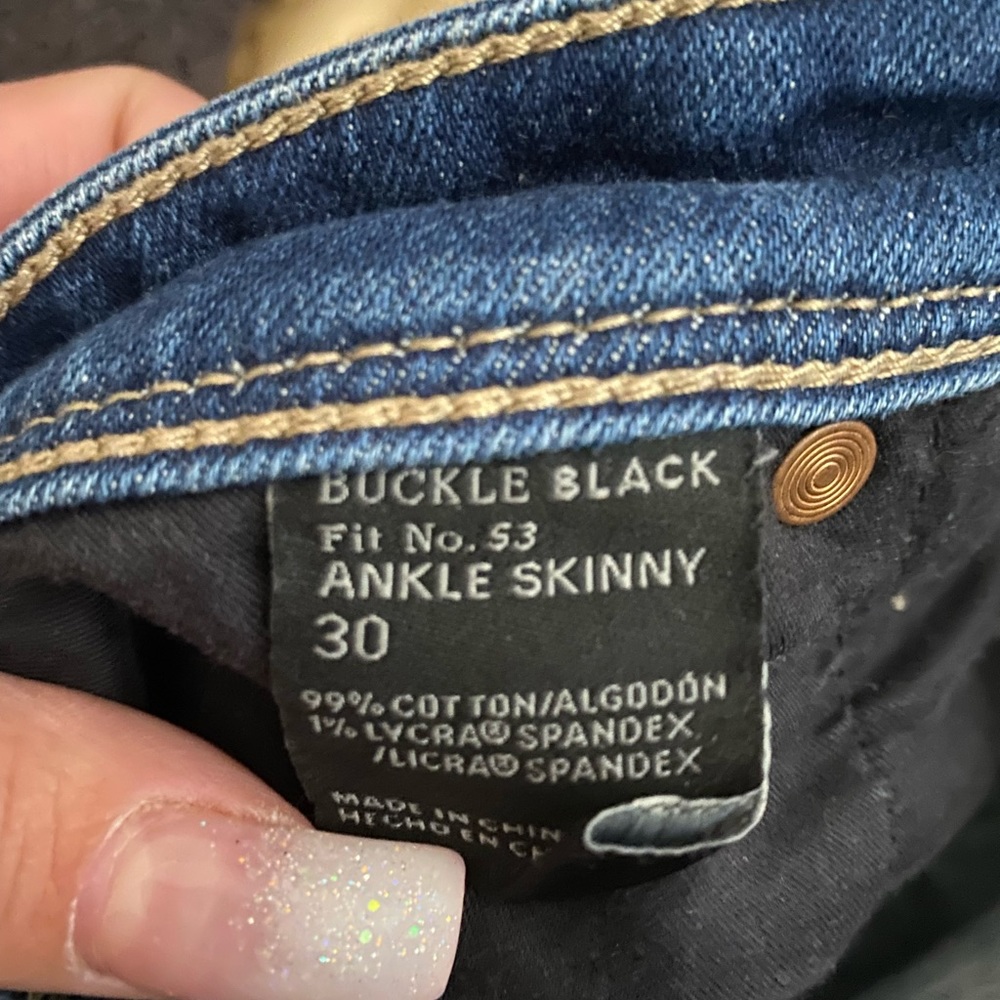 Buckle Black